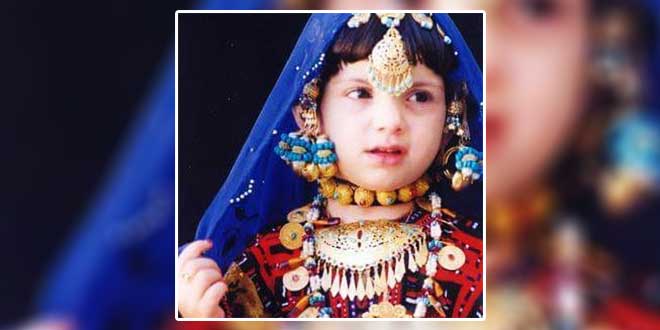 دختر بچه زیبا خرید طلای فراوان در عروسی مردم بلوچ و رودبارزمین